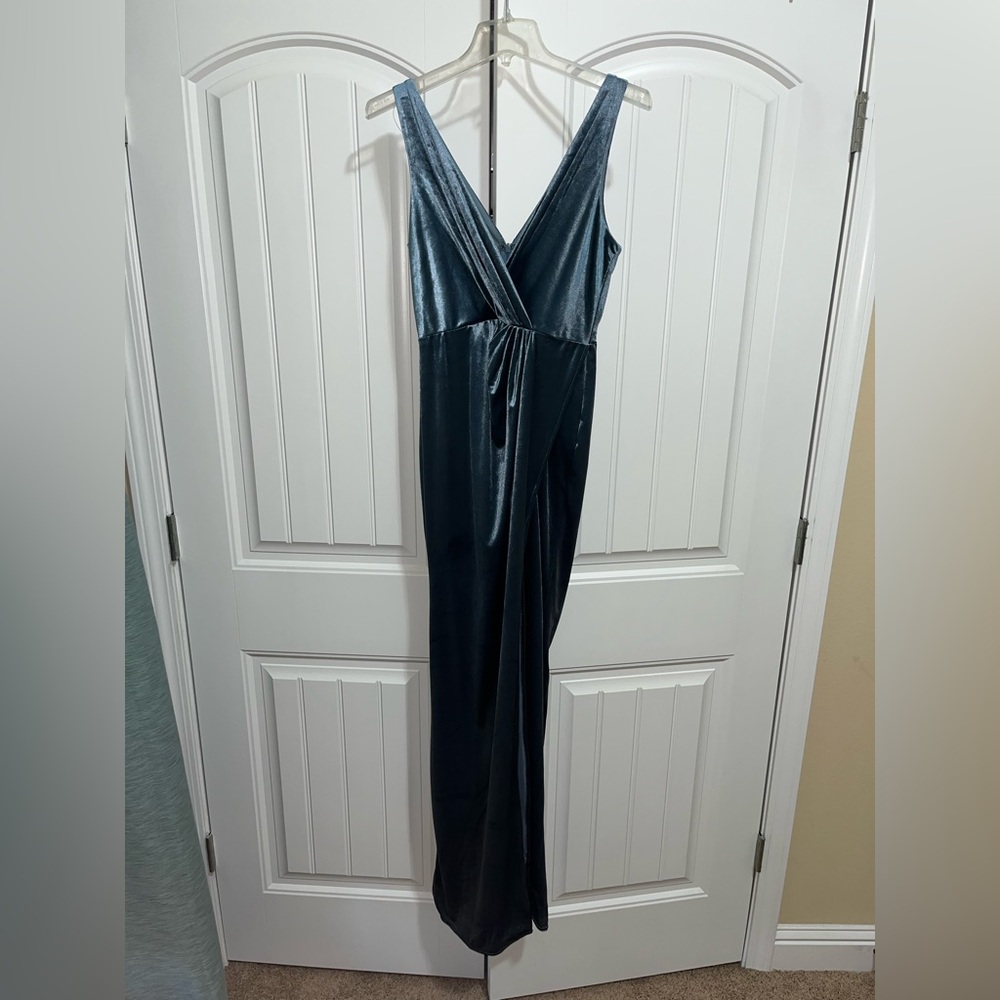 Elegant Blue Sleeveless Dress